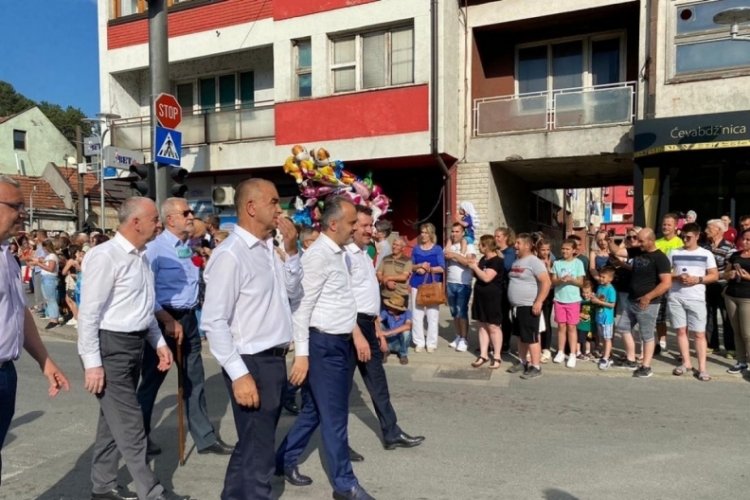 Bursa&nbsp;B&uuml;y&uuml;kşehir Belediye Başkanı Alinur Aktaş Ayvaz Dede şenliklerine katıldı