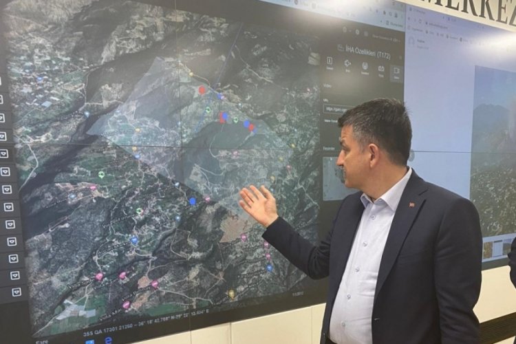 Bakan Pakdemirli, Kaş'taki orman yangının kontrol altına alındığını a&ccedil;ıkladı