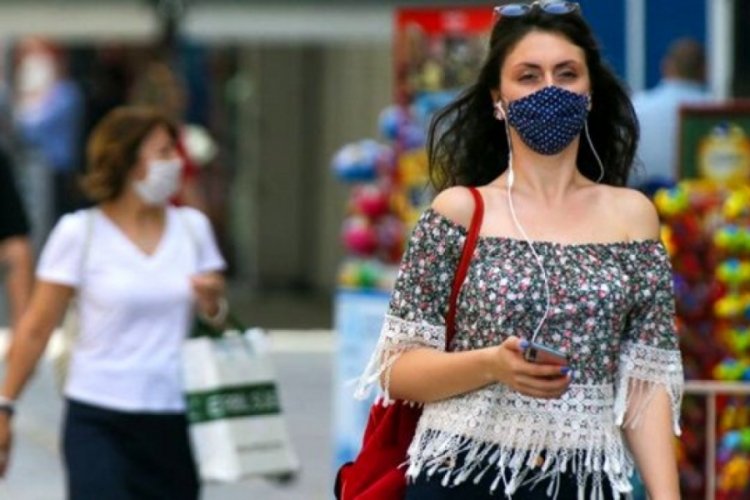 İzmirlilere uyarı: Pandemi bitse bile maske &ccedil;ıkarılmamalı