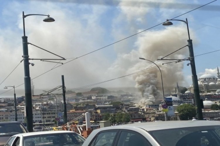 Havai fişek satışı yapılan d&uuml;kkanda yangın &ccedil;ıktı