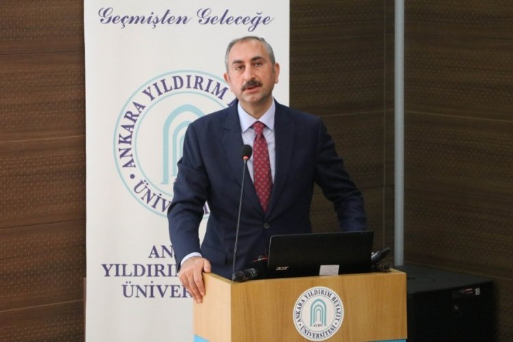 Bakan G&uuml;l, dedesinin anıldığı sempozyuma katıldı