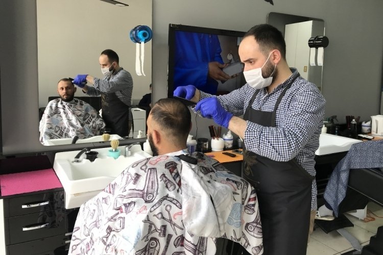 Pandemi etkisi: Berberlerde işler yarı yarıya d&uuml;şt&uuml;