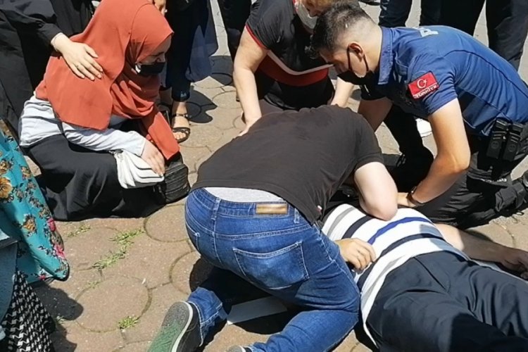 Kalbi duran babasının başında 'ne olur &ouml;lme' diyerek ağladı
