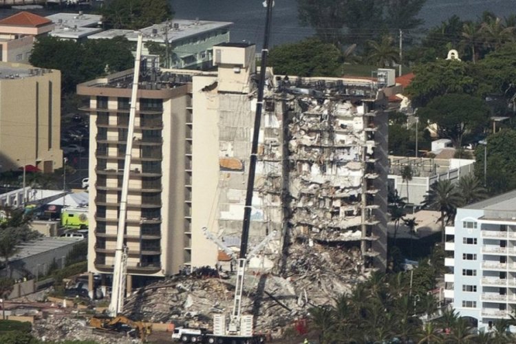Florida'da &ccedil;&ouml;ken binada &ouml;l&uuml; sayısı 10'a &ccedil;ıktı