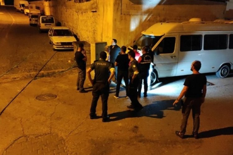 Yolda y&uuml;r&uuml;rken silahla &ouml;ld&uuml;r&uuml;ld&uuml;