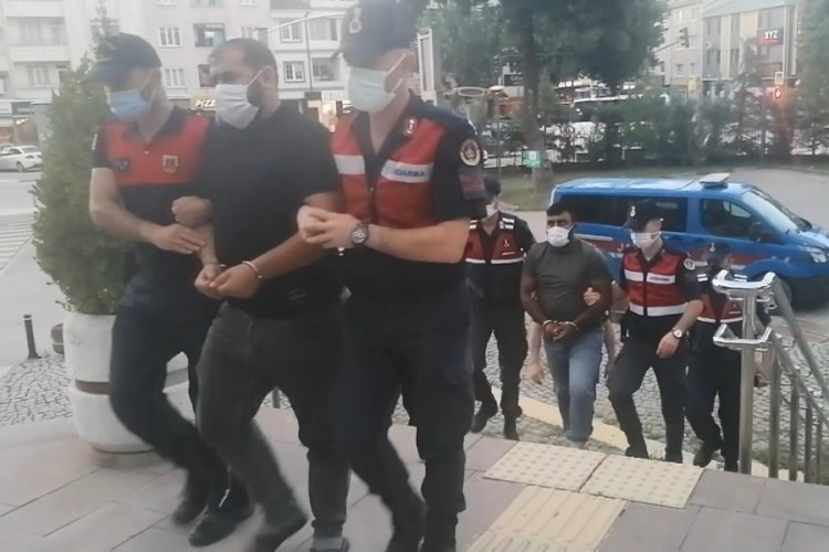 Bursa'da jandarma, &ccedil;ocukların babalarıyla g&ouml;r&uuml;şmek istemesine duyarsız kalmadı