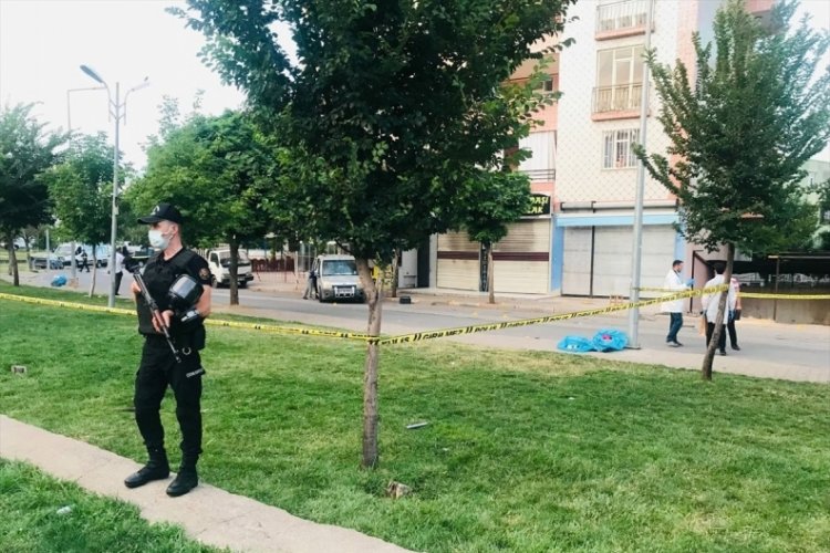 Diyarbakır'da silahlı kavga: 2 &ouml;l&uuml;, 15 yaralı