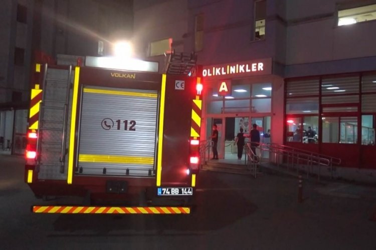 Devlet hastanesinde yangın: 21 hasta tahliye edildi