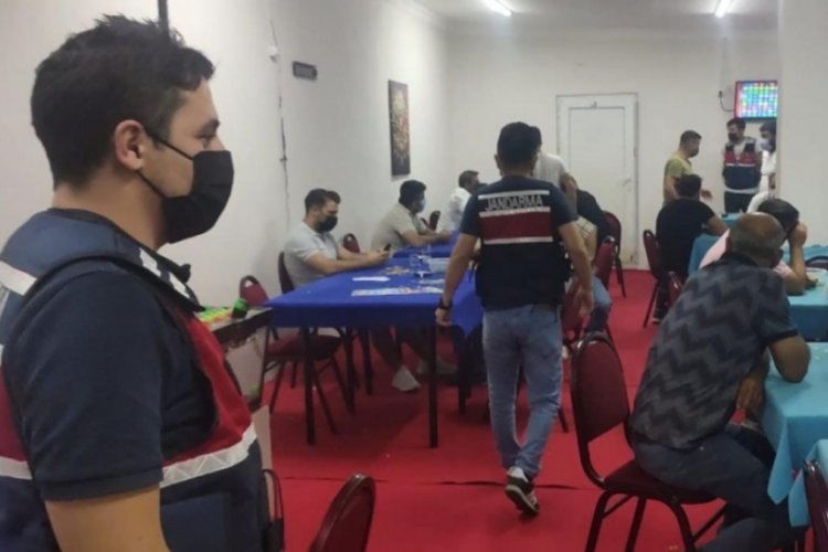 Kumar baskınında 111 kişiye 533 bin lira para cezası