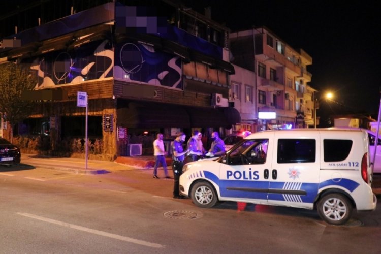 Eğlence mekanında 17 kişi yakalandı