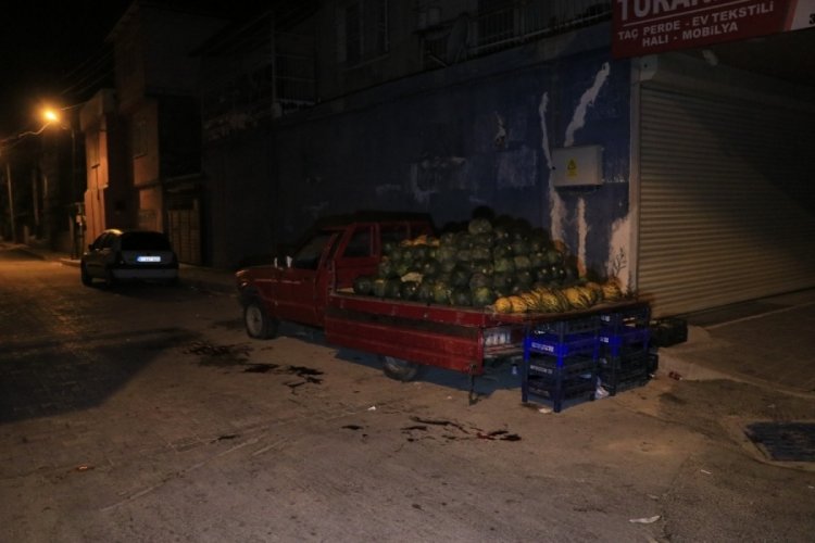Karpuz sattığı sırada silahlı saldırıya uğrayan gen&ccedil; ağır yaralandı