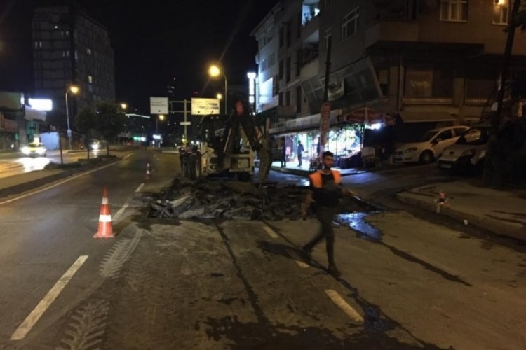 Gece yarısı yapılan yol &ccedil;alışması, vatandaşların tepkisine neden oldu