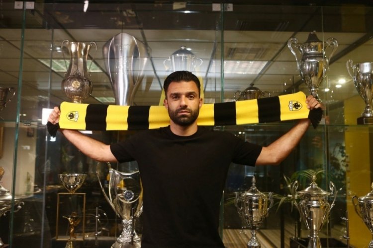 Aytemiz Alanyaspor'un kaptanı Tzavellas, AEK'ya transfer oldu