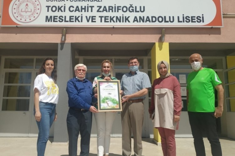Bursa'da meslek lisesinin uygulama anaokulu &ouml;ğretmen ve &ouml;ğrencileri TEMA g&ouml;n&uuml;ll&uuml;s&uuml; oldu