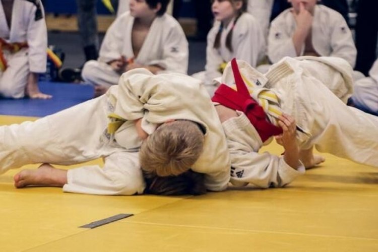 Judo sınıfında defalarca yere atılan 7 yaşındaki &ccedil;ocuk &ouml;ld&uuml;