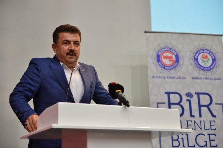 Bursa'da 'Bir Bilenle Bilge Nesil' kitap okuma yarışmasının &ouml;d&uuml;lleri sahiplerini buldu