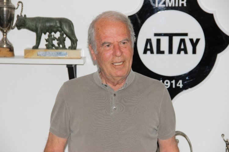 Mustafa Denizli: "Cevap bekleyen benim"