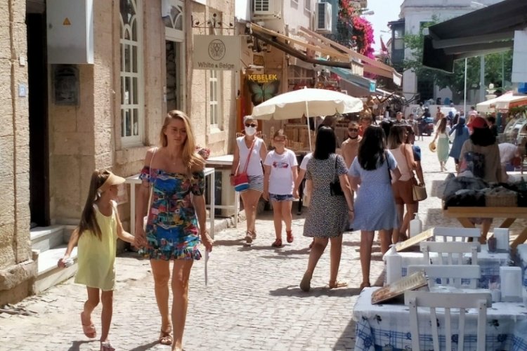&Ccedil;eşme'de normalleşmenin ilk g&uuml;n&uuml;nde yoğunluk