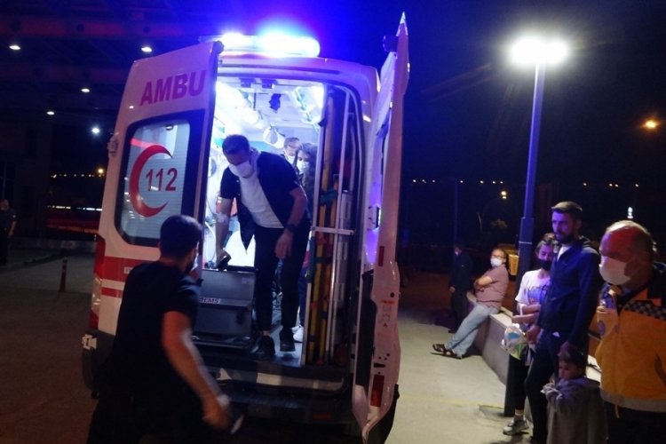 Ş&uuml;pheli otomobille kovalamaca sırasında kaza: 2 polis yaralı