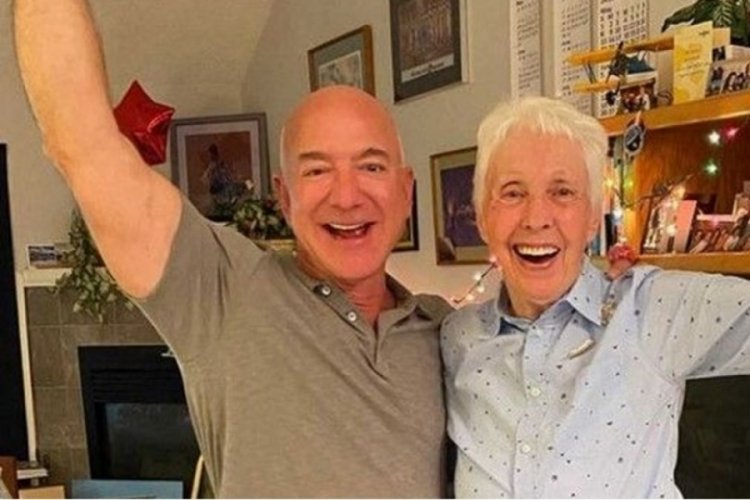 82 yaşındaki kadın, Jeff Bezos ile uzaya u&ccedil;acak