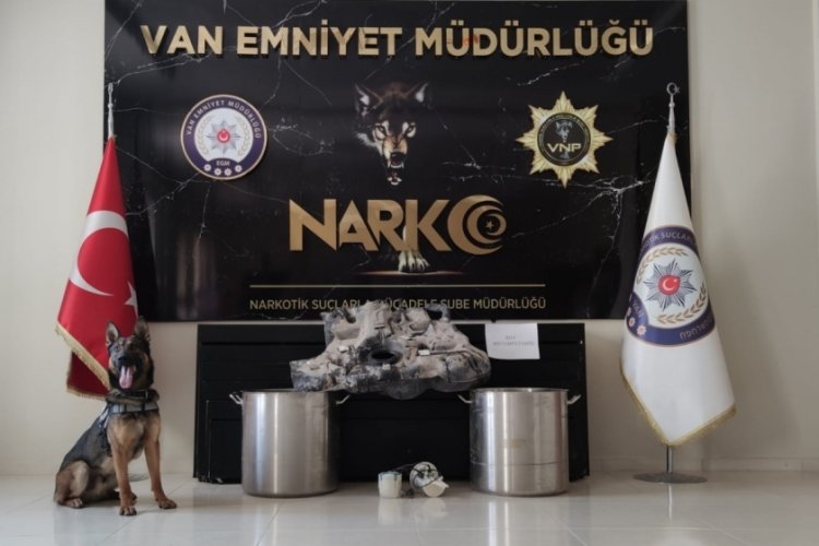 Aracın yakıt deposunda 69 kilo uyuşturucu bulundu