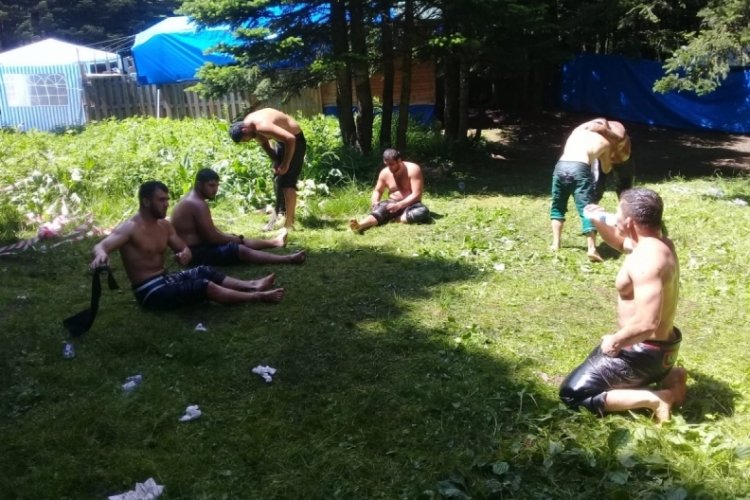 Bursa'da pehlivanlar, yaklaşık 40 derecede Kırkpınar'a hazırlanıyor