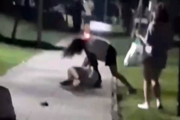 Kızların tekme tokat kavgası kamerada