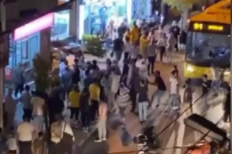 Bursa'da ortalık savaş alanına d&ouml;nd&uuml;: İki motosiklet &ccedil;arpıştı