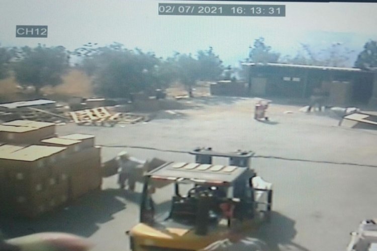 Anız yangını fabrikalara sı&ccedil;radı
