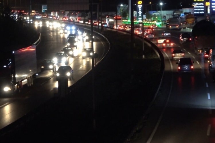 43 ilin ge&ccedil;iş noktasında yoğun trafik