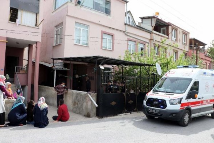 Uyuşturucu parası isteyen oğlunu &ouml;ld&uuml;rd&uuml;
