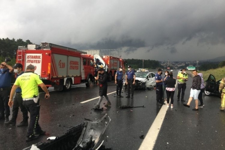 Kuzey Marmara Otoyolunda zincirleme kaza: 1'i çocuk 5 yaralı