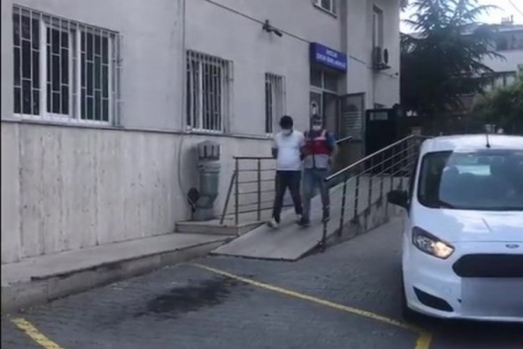3 yaşındaki oğlunu camdan sarkıtan baba tutuklandı