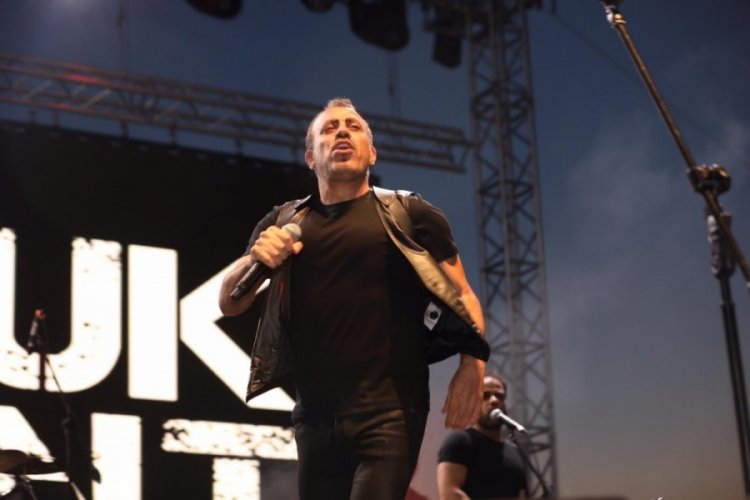 Haluk Levent, kısıtlamasız ilk pazar g&uuml;n&uuml;nde sahnede!