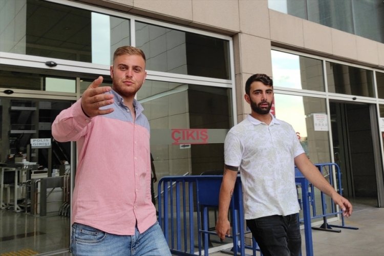AA muhabirini darp eden iki ş&uuml;pheli serbest bırakıldı