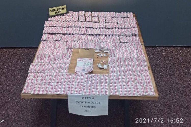 Malatya'da 4 bin 372 adet uyuşturucu hap ele ge&ccedil;irildi
