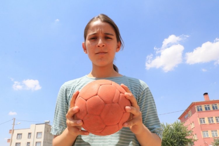Merve Akpınar: &Ccedil;ukurova'da pamuk toplayan Fatma'yım, Karadeniz'de fındık toplayan Tuğba'yım