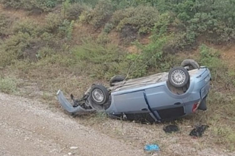 Bursa'da otomobil şarampole yuvarlandı