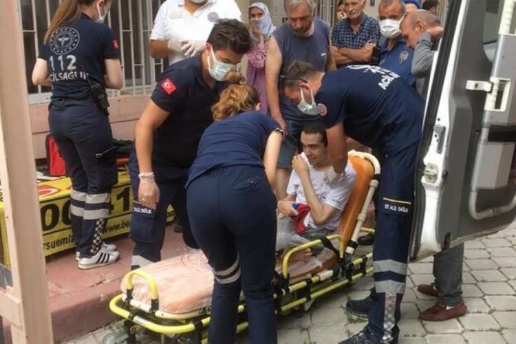 Mahsur kalan aileyi mahalleli kurtardı
