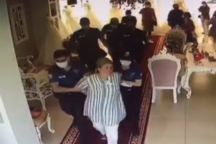 Ters kelep&ccedil;e sonrası iki polis g&ouml;revden uzaklaştırıldı