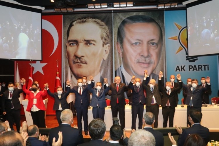 HDP'den istifa eden belediye başkanına yeni rozetini Cumhurbaşkanı Erdoğan taktı