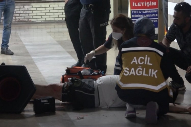 Kaptırdığı tabancasıyla vuruldu