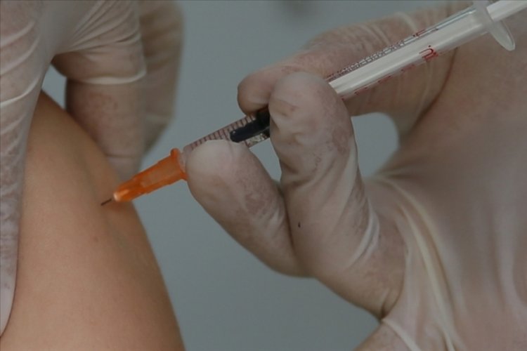 Dünya genelinde 3 milyar 350 milyon dozdan fazla Kovid-19 aşısı yapıldı