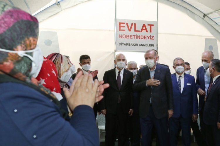 Cumhurbaşkanı Erdoğan Diyarbakır Annelerini ziyaret etti