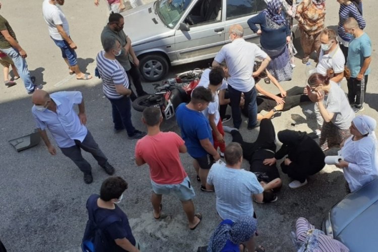 Motosiklet kazasında 2 kişi yaralandı