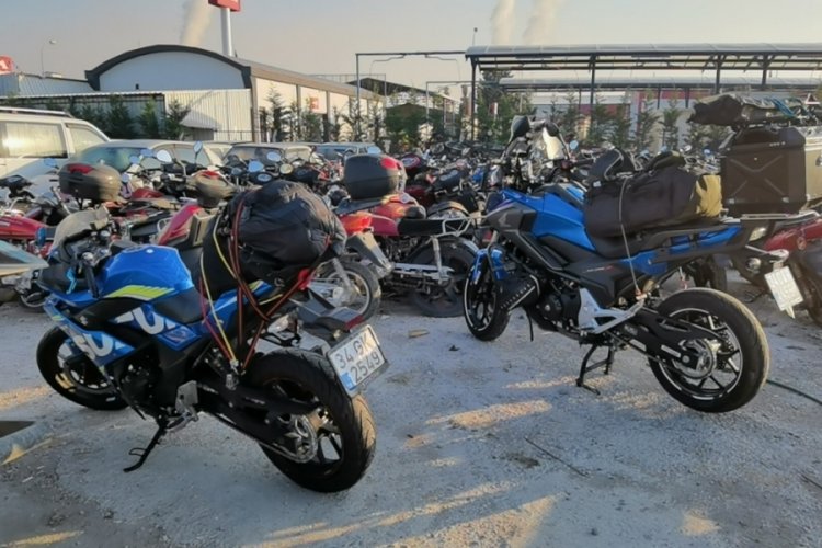 Bursa'da iki arkadaş motosikletleriyle kaza yaptı: 1 &ouml;l&uuml;, 1 yaralı