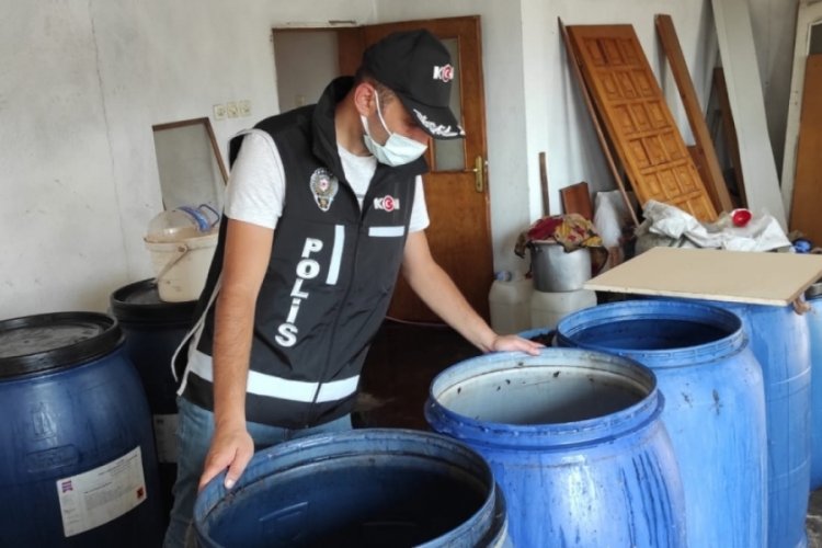 10 bin litre sahte i&ccedil;ki operasyonla ele ge&ccedil;irildi