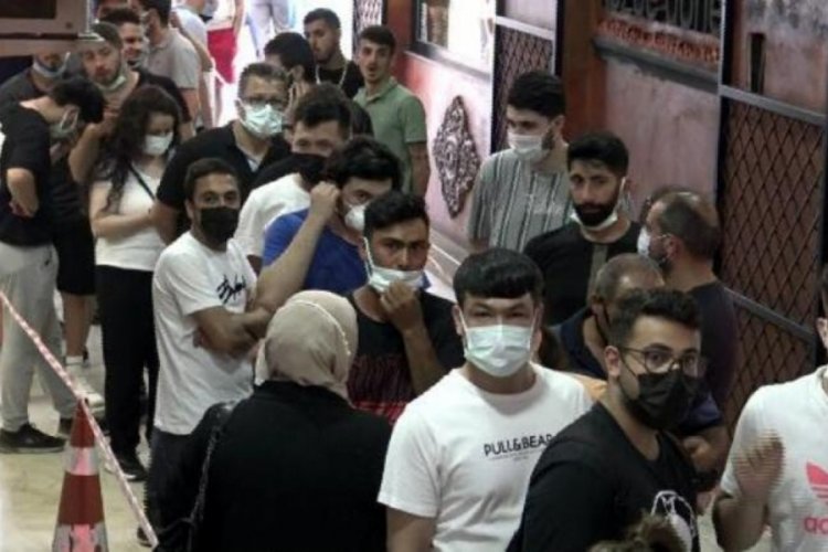 İstanbul Havalimanı'nda unutulan eşyalar i&ccedil;in akın ettiler
