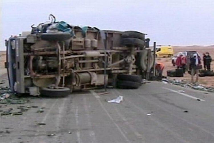 Akılalmaz trafik kazası: 18 &ouml;l&uuml;, 11 yaralı