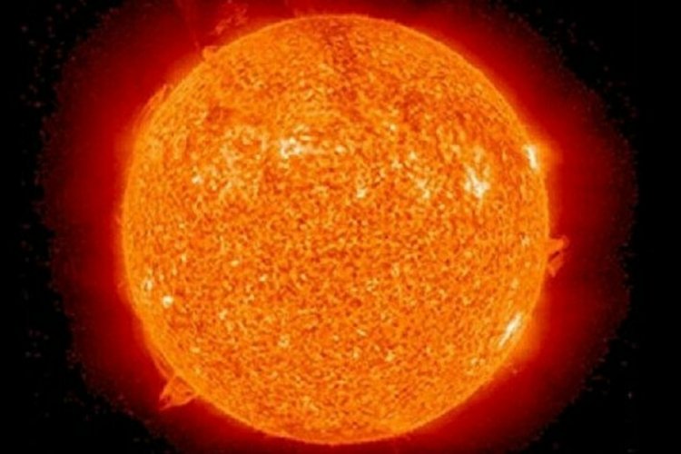 Güneş fırtınası Dünya atmosferine çarpabilir!